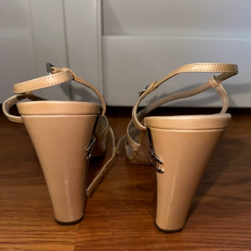 Vintage CHANEL Interlocking CC Logo strappy sandal heels - Picture 5 of 6